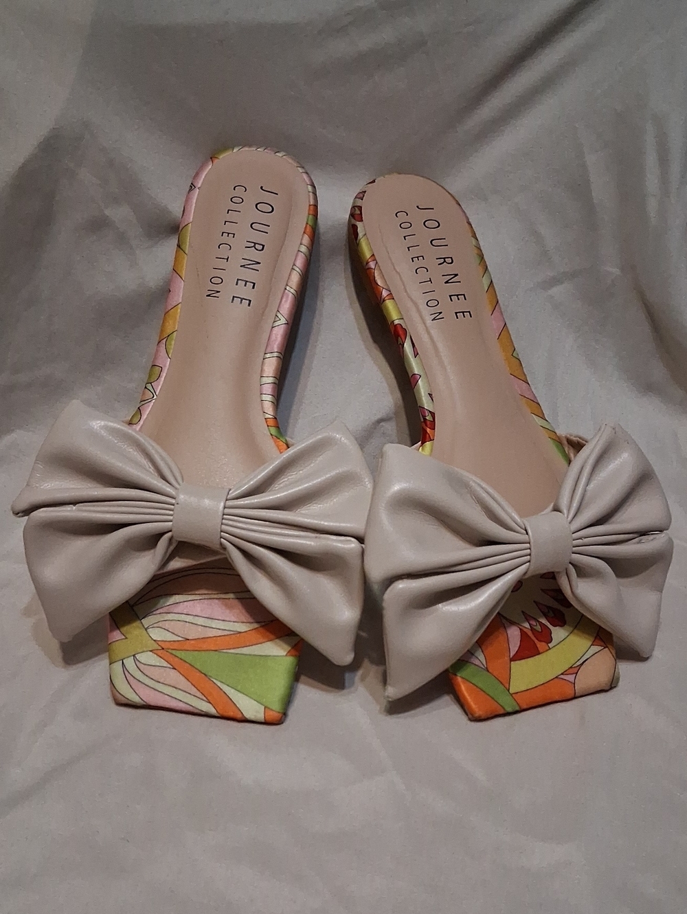Journee Collection Women’s Tan Bow Slide Mules